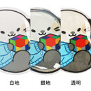 シルバーのメタリック感や透明素材のぷるんとしたクリア感を活かしたデザインもおすすめ！