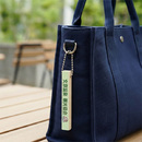 いつもの持ち物に温かいアクセントを加えます