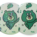 きらきら輝くスターホログラム缶バッジ（左：スターホログラム缶バッジ　右：通常の缶バッジ）