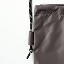 紐の結び目部分で長さの調節も可能！