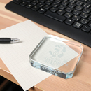 デスクの上の書類や資料をしっかり押さえてくれます