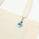 バッグやポーチに付けられるチェーン付き缶バッジ