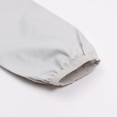 手首にフィットし、風が入りにくい袖口