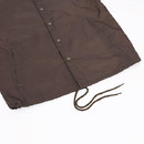 裾は風の侵入を防げるドローコード仕様になっています