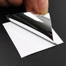 裏面の台紙部分は白色になっています