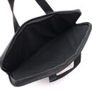 内装に起毛生地・クッション材使用（ポケットなし）