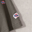 右袖にはブランドロゴのワッペン付き！