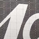 生地の特性上、シルク印刷は格子の柄が浮き出たような仕上がりになります。