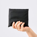 コンパクトに収納できるポケッタブル仕様