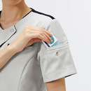 左袖ポケットはカード等も収納可能