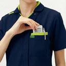 サッと取り出せる携帯ポケット付き