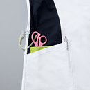 右腰の便利なループと大きめな小分けポケット