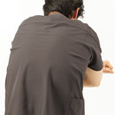 全方向にしなやかに伸びる軽量ストレッチ素材です