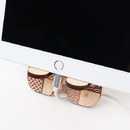 コードを差したまま端末を置けます