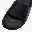 ソール部分：ブラック&times;アッパー部分：ブラックの組み合わせです