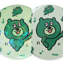 きらきら輝くハートホログラム缶バッジ（左：ハートホログラム缶バッジ　右：通常の缶バッジ）