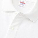 2箇所のボタンホールを横穴にすることで、横の力による生地の歪みを軽減