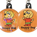 きらきら輝くハートホログラムを使用（左：本商品　右：通常の缶バッジキーホルダー）