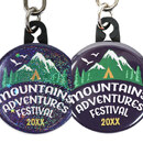 きらきら輝くスターホログラムを使用（左：本商品　右：通常の缶バッジキーホルダー）