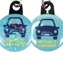 きらきら輝くラメホログラムを使用（左：本商品　右：通常の缶バッジキーホルダー）