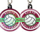 きらきら輝くラメホログラムを使用（左：本商品　右：通常の缶バッジキーホルダー）