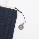 ストラップ付きなのでキーホルダーとしても！