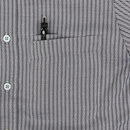 ペンを差し込めるミニポケット付き