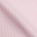 立体的な表情と上品な光沢が特徴のヘリンボーン素材