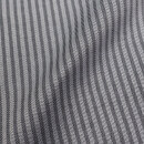 立体的な表情と上品な光沢が特徴のヘリンボーン素材