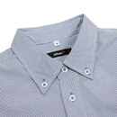 きっちりした印象のボタンダウンの衿元