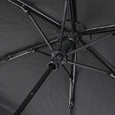 指や爪を挟まないネイルガード付きで安心