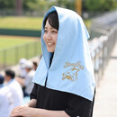 ボタン付きでズレにくく、スポーツやアウトドアに最適
