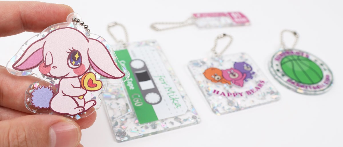 シルバーホログラムアクリルキーホルダーの集合写真