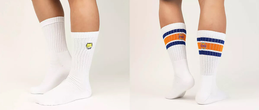 オリジナル刺繍ソックスの着用写真