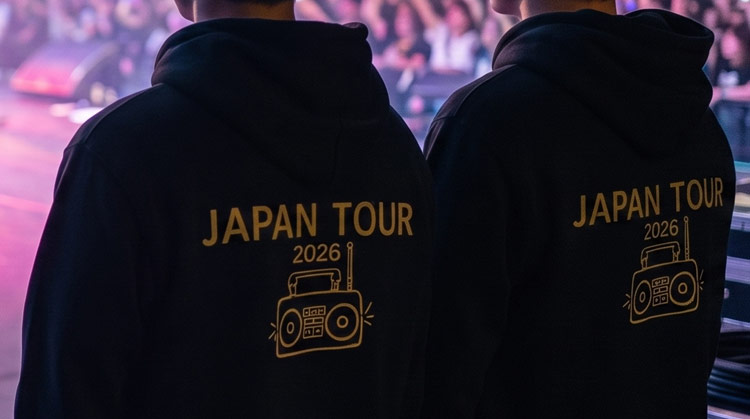 ステージをバックにした写真