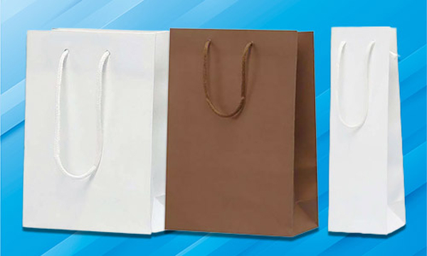 紙袋のノベルティバッグ