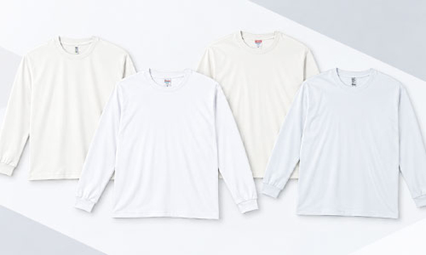 ホワイト・白の長袖Tシャツ