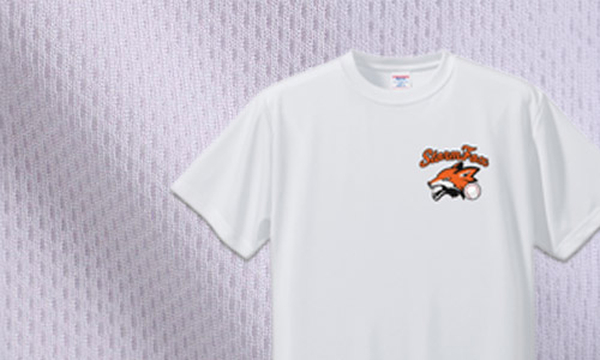 ポリエステルのTシャツ