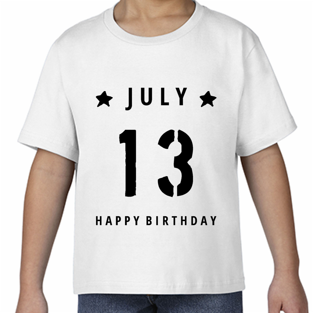 Gildan ジャパンフィットtシャツ キッズ ステンシルフォントがカッコいい誕生日入りtシャツをオリジナルでプリント 誕生日 祝いのテンプレート作例詳細 オリジナルプリント