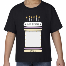 バースデーケーキのフレームがかわいいキッズの誕生日Tシャツをオリジナルでプリント　誕生日祝いのテンプレート　GILDAN ジャパンフィットTシャツ（キッズ）の無料デザインテンプレート