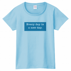 ブルーのロゴメッセージがおしゃれなレディースTシャツをオリジナルでプリント　オリジナルTシャツのデザインテンプレート　PrintstarヘビーウェイトTシャツ（レディース）の無料デザインテンプレート