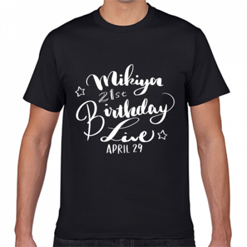 誕生日のライブイベントを記念したプリントTシャツ