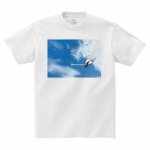 空の写真をプリントしたオリジナルTシャツ