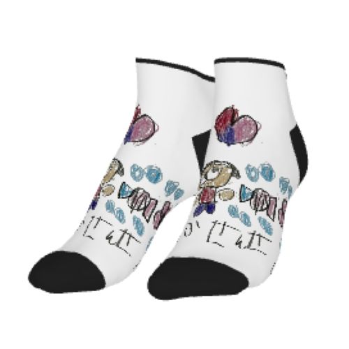 手書きのイラストをプリントした特別な靴下