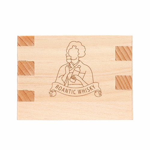 ウイスキーバーのロゴ入りオリジナル枡